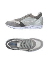 MIZUNO Sneakers & Tennis shoes basse uomo