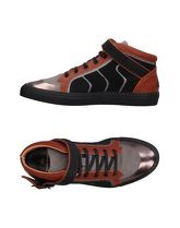 VIVIENNE WESTWOOD MAN Sneakers & Tennis shoes basse uomo