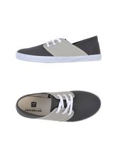 VEJA Sneakers & Tennis shoes basse uomo