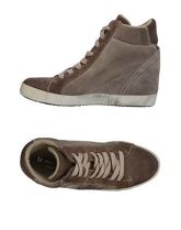 LE MAMO Sneakers & Tennis shoes alte donna