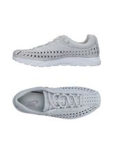 NIKE Sneakers & Tennis shoes basse donna