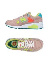 NEW BALANCE Sneakers & Tennis shoes basse donna