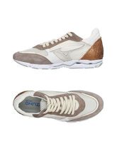 MIZUNO Sneakers & Tennis shoes basse uomo