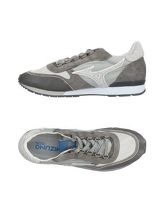 MIZUNO Sneakers & Tennis shoes basse uomo