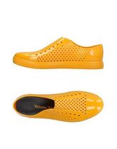 VIVIENNE WESTWOOD Sneakers & Tennis shoes basse uomo