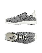 NIKE Sneakers & Tennis shoes basse donna