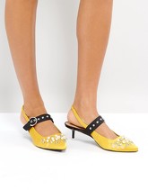 Stradivarius - Scarpe decorate con tacco e cinturino posteriore - Giallo