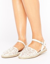 Vero Moda - Sandali stile espadrillas in pizzo - Crema