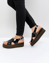 ASOS DESIGN - Tornado - Sandali flatform in pelle verniciata - Nero