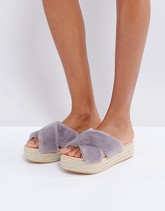 ASOS - JUNIPER - Slider in pelliccia con incrocio - Grigio