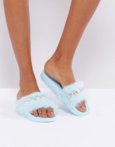 River Island - Slider in pelliccia decorati - Blu